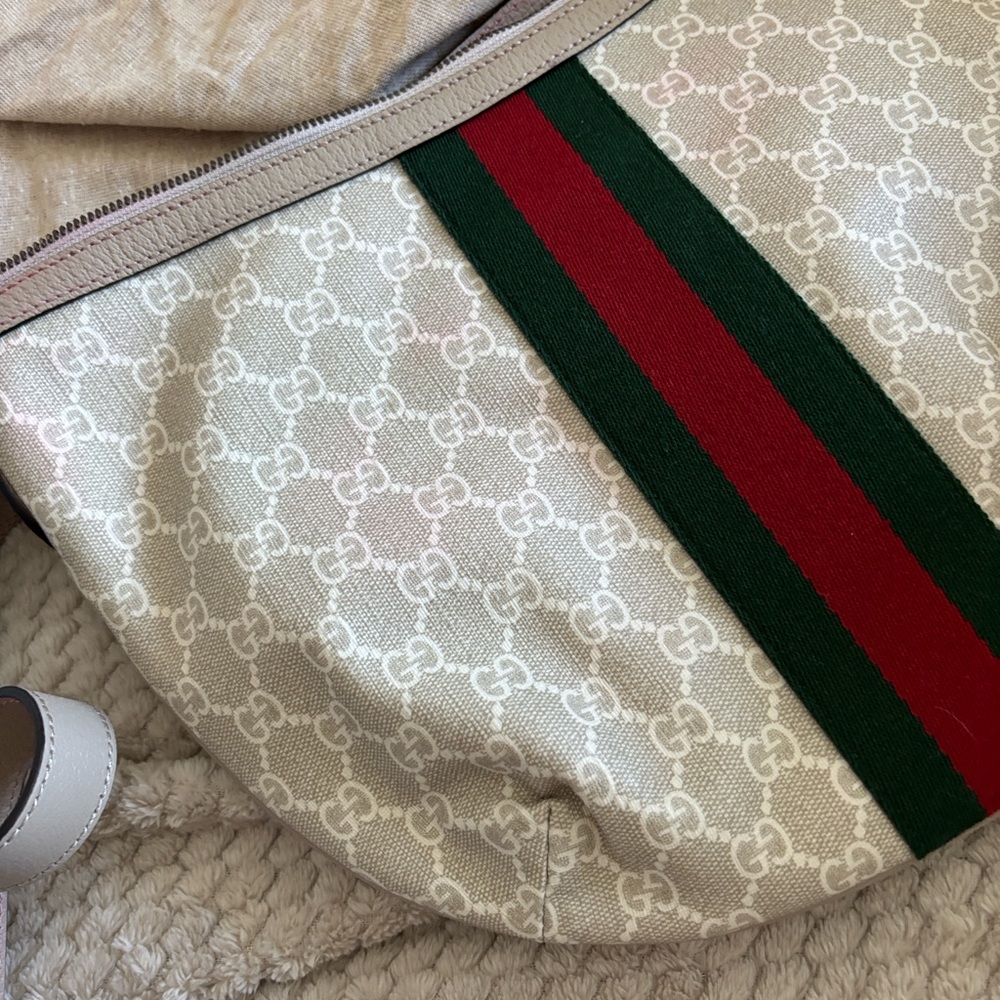Gucci Beige and Green Shoulder Bag - Picture 2 of 8